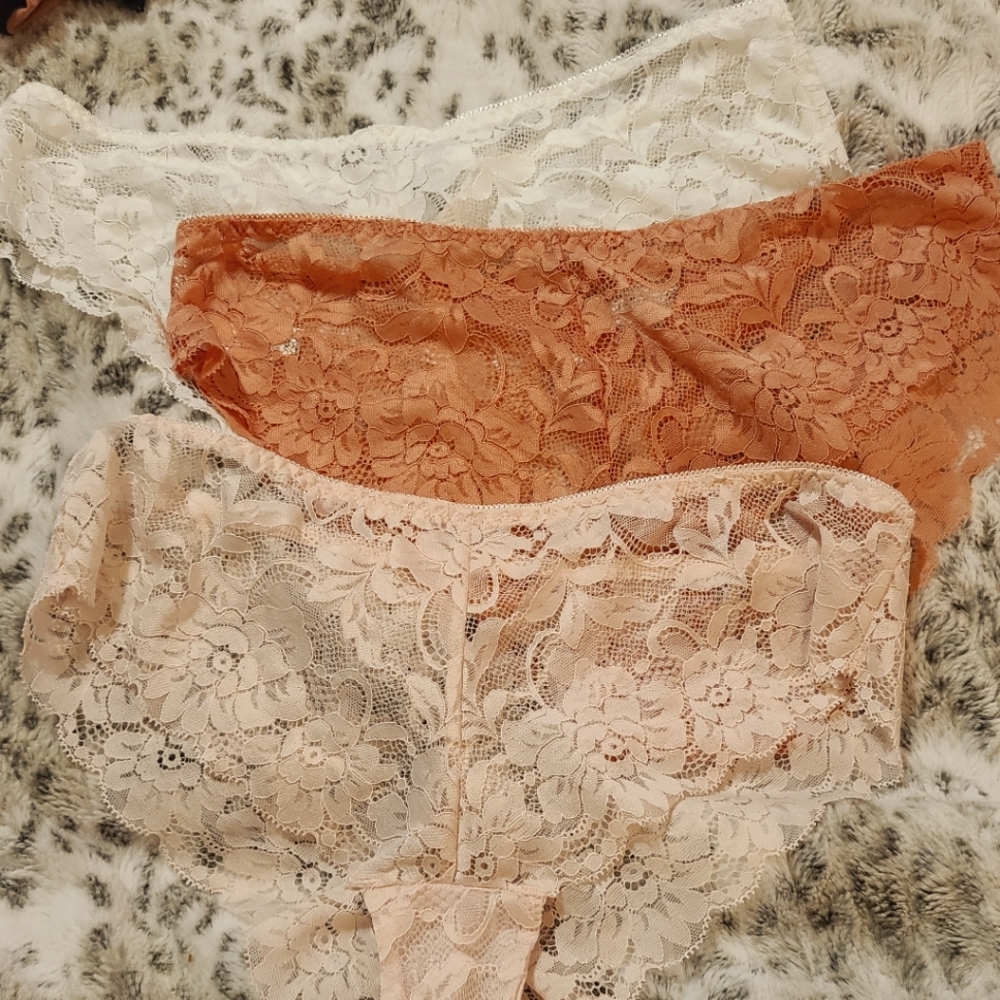 Nwot lace cheeky 3 pack
